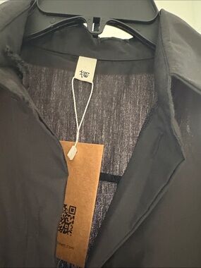 Soolinen  Boxy Black Short-Sleeve Button Shirt with large  Pointed Collar